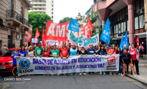 Docentes públicos y privados pararán el próximo jueves en rechazo a la reforma previsional