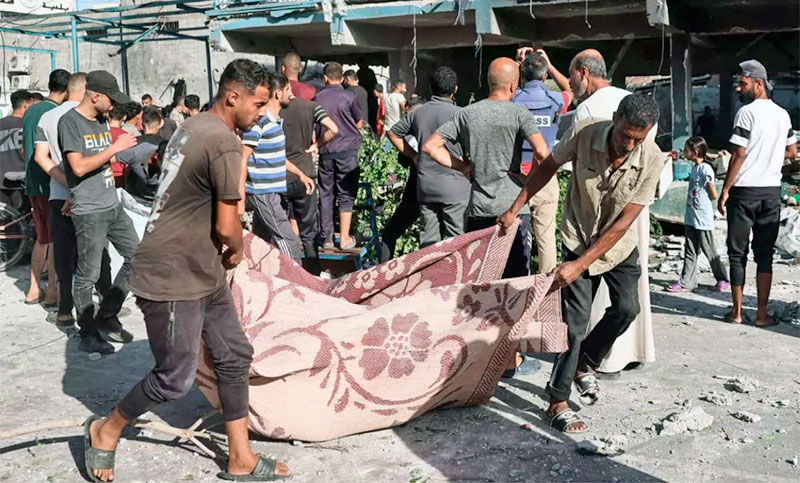 Mueren seis trabajadores humanitarios de la ONU por ataques israelíes en la escuela de la ONU en Gaza