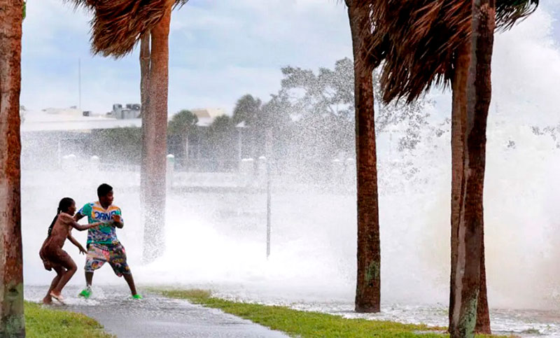 El huracán Helene azota Florida y millones de personas se quedan sin electricidad