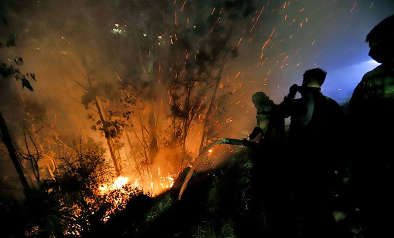 El presidente de Ecuador cancela su agenda en ONU por un calamitoso incendio en Quito