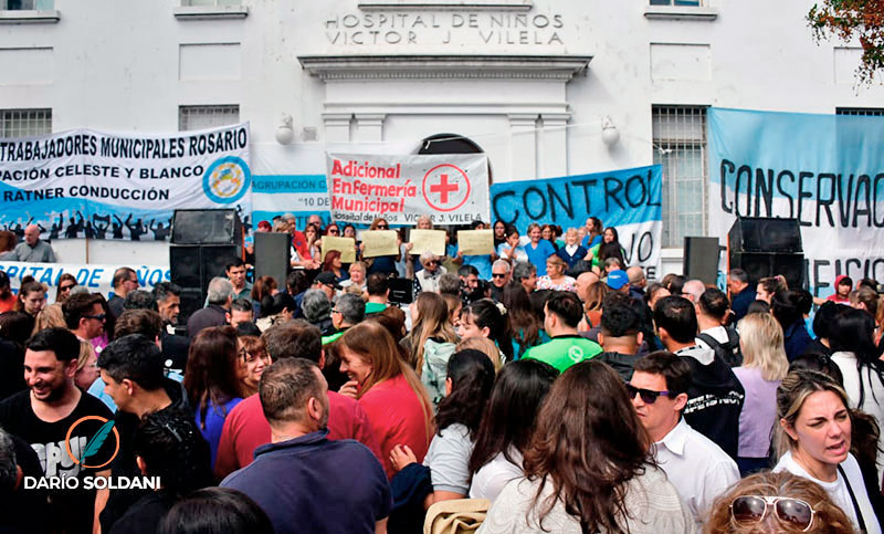 Empleados municipales defienden su trabajo frente al Hospital de Niños y se quejan: “Falta diálogo”