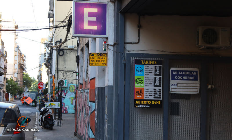 Proponen utilizar espacios comerciales de Rosario como plazas de estacionamientos