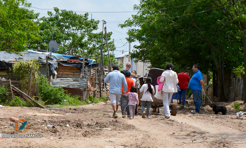 En agosto, una familia necesitó $940.000 para no ser pobre y $421.000 para no caer en la indigencia