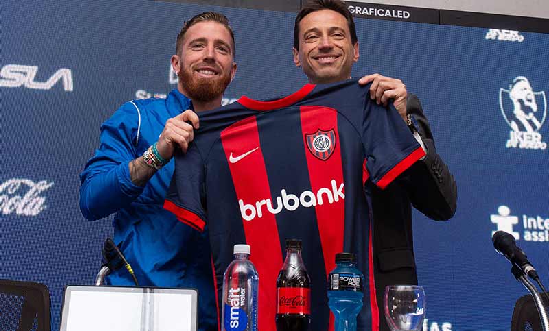 San Lorenzo presentó a Iker Muniain, que ya tuvo su primera práctica