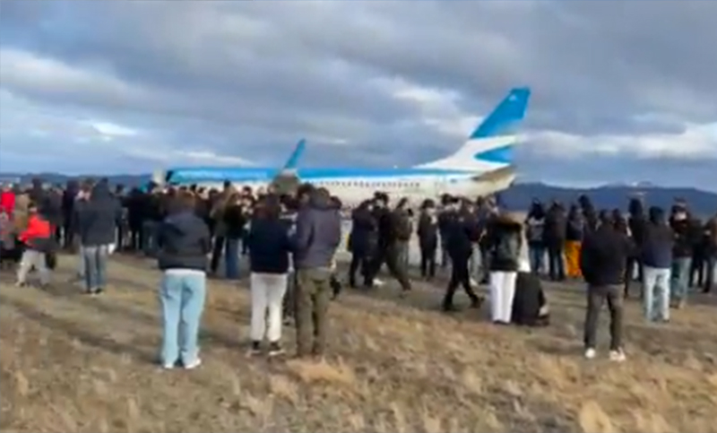 Evacuaron un vuelo de Aerolíneas Argentinas por una amenaza de bomba