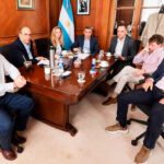 El Gobierno inició negociaciones para que empresas privadas operen Aerolíneas Argentinas