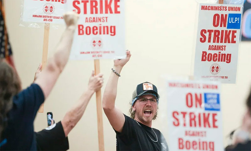 Estados Unidos: sigue la huelga en la fábrica de aviones Boeing y el lunes se retomarán las negociaciones