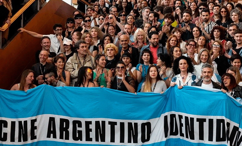 Fuerte reclamo del cine argentino al Gobierno en el Festival de San Sebastián