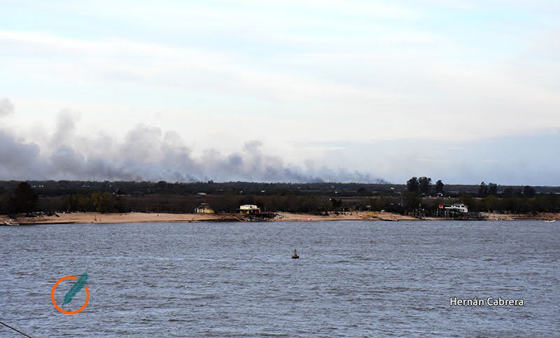 Imágenes satelitales del incendio en las islas revelan que se quemó el equivalente a Villa Gobernador Gálvez