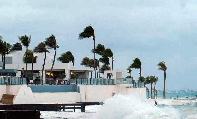 El huracán Helene se aproxima a las costas de Florida y podría tocar tierra con categoría 4