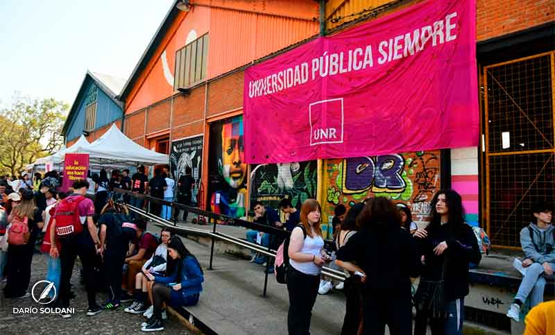 Expo Carreras de la UNR: “No hay nada mejor que ver a tantos jóvenes con ganas de estudiar”