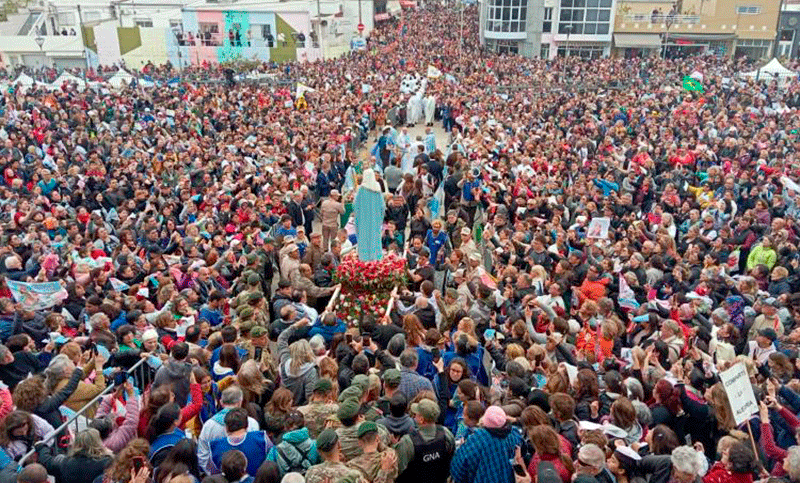 Multitudinaria celebración en honor a la Virgen en San Nicolás