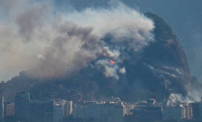 La nube de humo provocada por miles de incendios cubre el 80% de Brasil