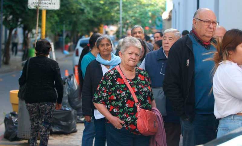 Para equiparar el poder adquisitivo de hace siete años, un jubilado debería cobrar el doble