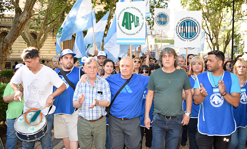 No Docentes de la UNR se suman a la marcha federal universitaria sin realizar paro