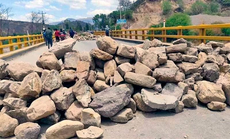 El presidente de Bolivia intima a levantar los bloqueos de rutas antes de “tomar medidas constitucionales”