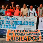 Jubilados rosarinos protestaron en la puerta de Pami para exigir mejor atención médica