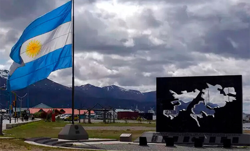 ¿Entrega de la soberanía?: el Gobierno expuso ante diplomáticos británicos un mapa argentino sin las Islas Malvinas