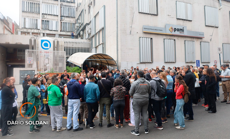 Asamblea de trabajadores en Pami I: “Va a continuar funcionando sin problemas”