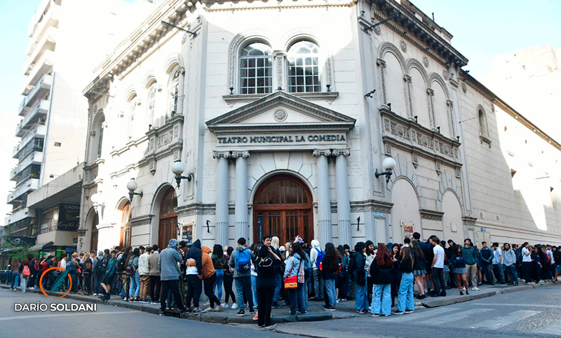 Más de mil estudiantes secundarios disfrutaron de la obra teatral “La Medicina de Molière”