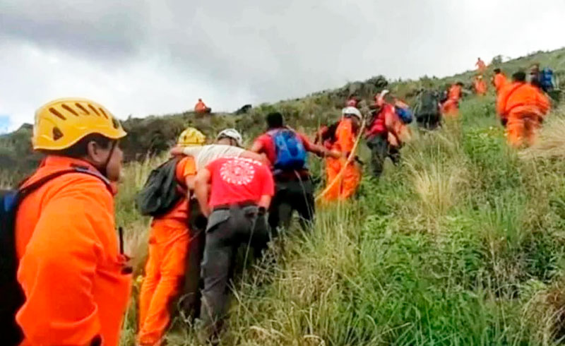 Amplio operativo para rescatar a once estudiantes rosarinos que se intoxicaron en el Cerro Champaquí