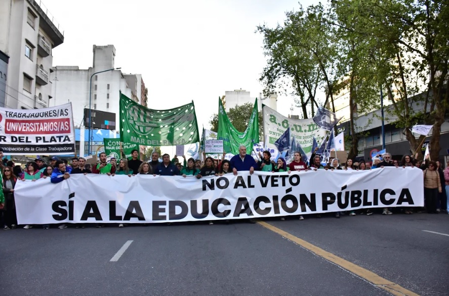 El Gobierno actualizará los salarios de docentes universitarios con retroactividad a abril