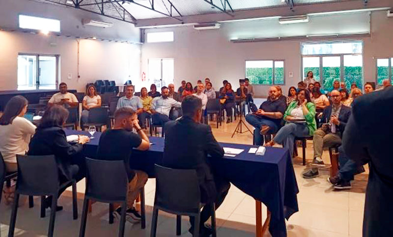 La Iglesia y dirigentes sociales se reunieron en una mesa de diálogo en Santa Fe