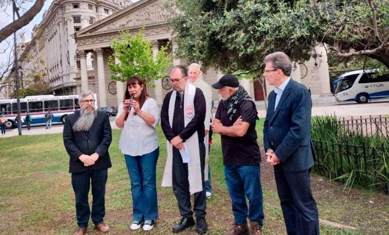 Jornada mundial de ayuno: en Plaza de Mayo rezaron la paz