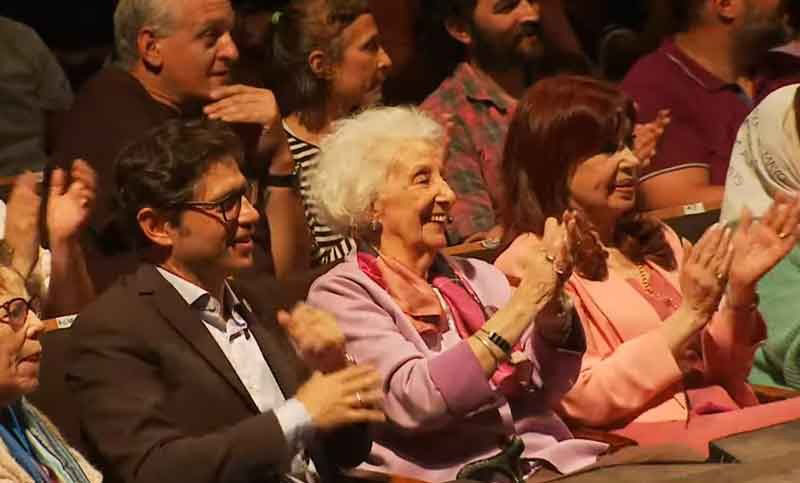 Cristina y Axel Kicillof se mostraron juntos en el acto por el aniversario de Abuelas