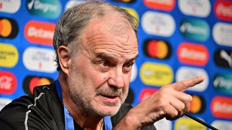 Uruguay recibe a Ecuador en un duelo clave para Bielsa