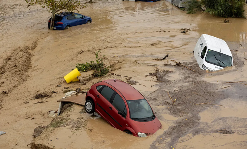 Devastadoras inundaciones dejan más de 70 muertos en España y decenas de desaparecidos