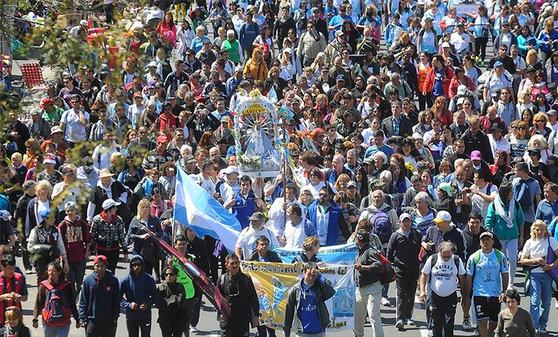 Miles de fieles peregrinarán a Luján para pedirle y agradecerle a la Virgen