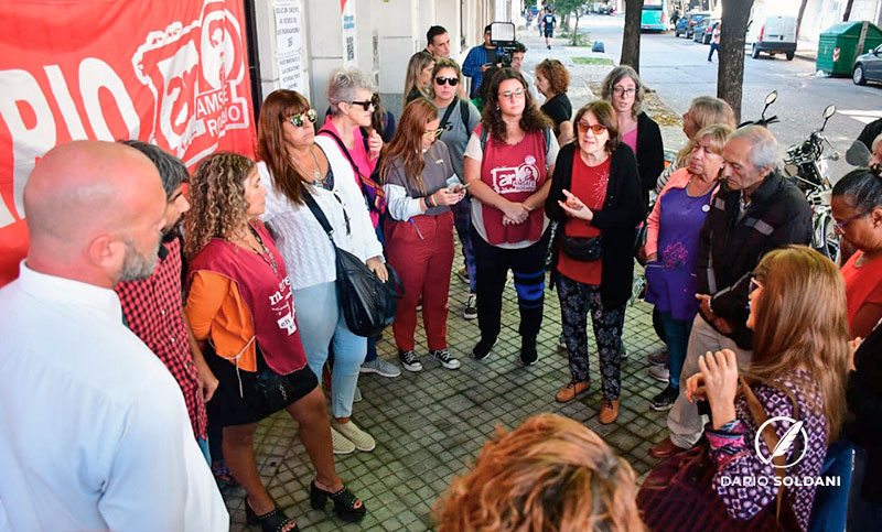 Amsafe Rosario realiza cartelazos y ruidazos en las escuelas y en los barrios de la ciudad