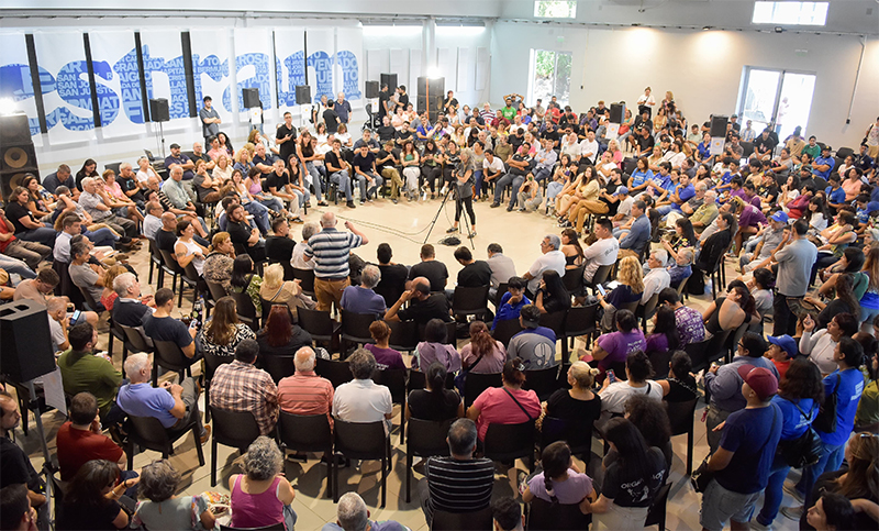 Partidos políticos opositores realizaron una «asamblea ciudadana» en Santa Fe y preparan una para Rosario