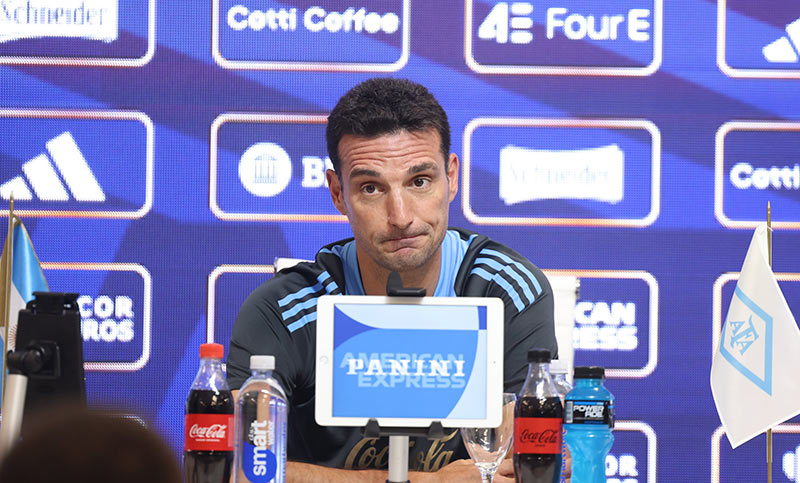 Scaloni: «El partido se resolverá en la zona media, donde se definen los partidos en la actualidad»