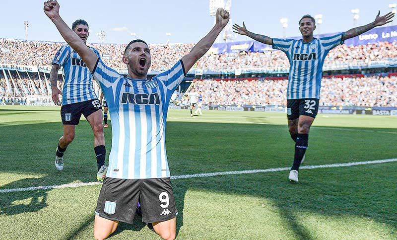 Racing sufrió hasta el final, venció a Cruzeiro y se coronó campeón de la Sudamericana