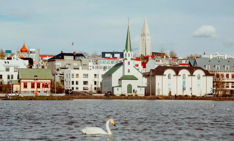 Islandia probó la semana laboral de 4 días: aumento de productividad y baja tasa de desempleo   