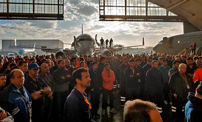 Aerolíneas Argentinas suspendió la negociación paritaria con los gremios aeronáuticos y se acentúa el conflicto