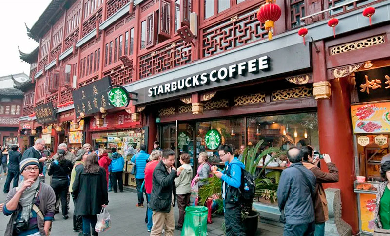 Starbucks establece nuevo récord de apertura de locales en la China continental