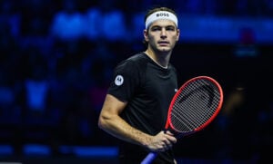 En un partidazo, Fritz dio la sorpresa, venció a Zverev y es finalista del ATP Finals