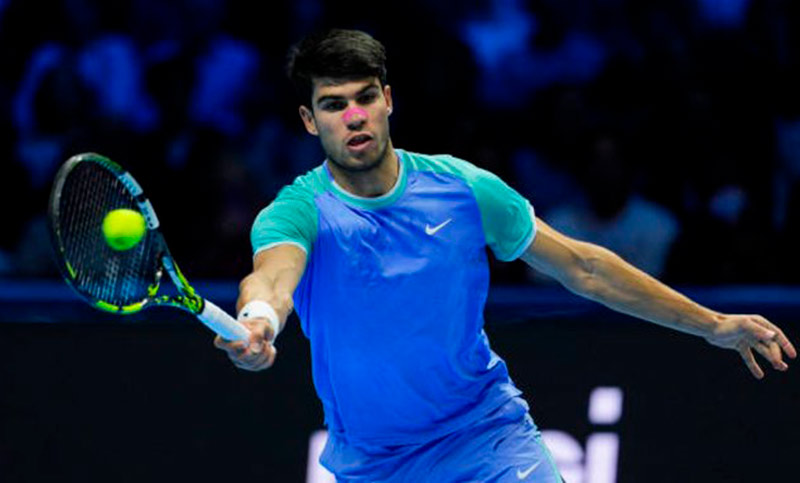 Carlos Alcaraz recuperó su juego y le ganó a Rublev en el ATP Finals