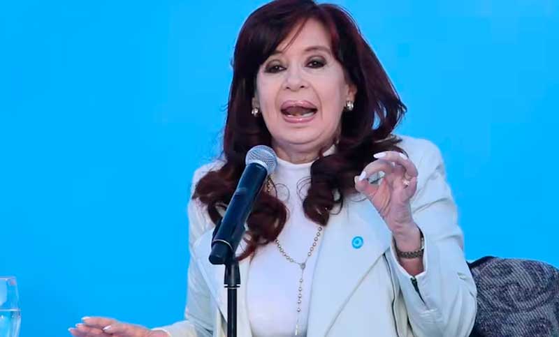 Cristina Kirchner le contestó a Milei: «Está apareciendo el pequeño dictadorzuelo que siempre llevaste adentro»