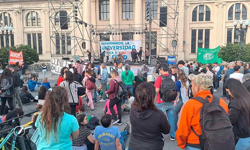 Festival por la educación pública en la Facultad de Medicina: “Este pueblo no está de rodillas”