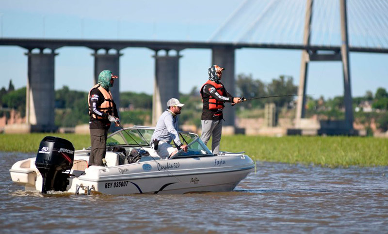 El torneo internacional de pesca con devolución se desarrolla en Rosario